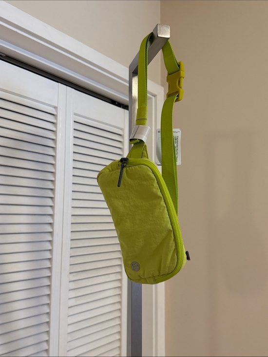 lululemon athletica Handbags - Everywhere belt bag ripstop